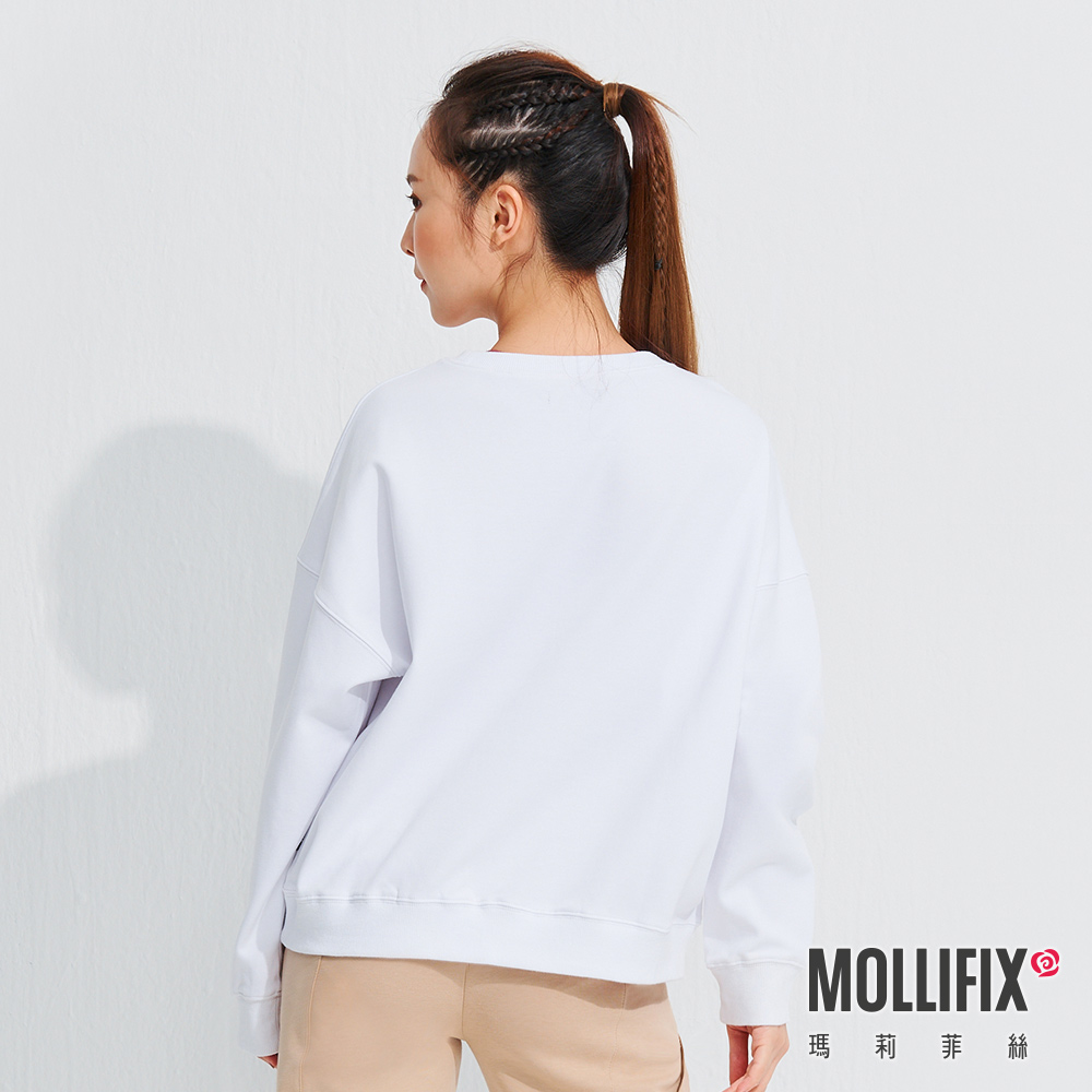 MOLLIFIX 下擺LOGO大學T長袖上衣