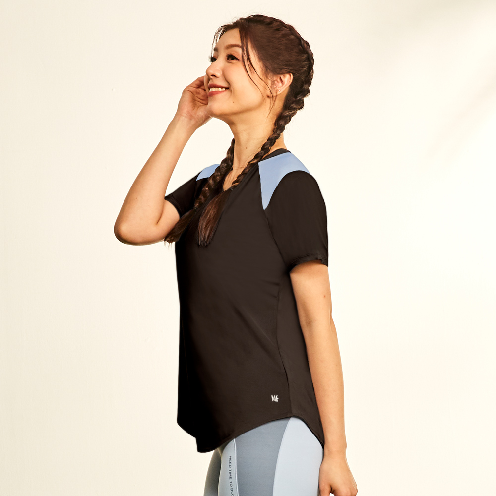 MOLLIFIX 撞色拼接短袖訓練上衣