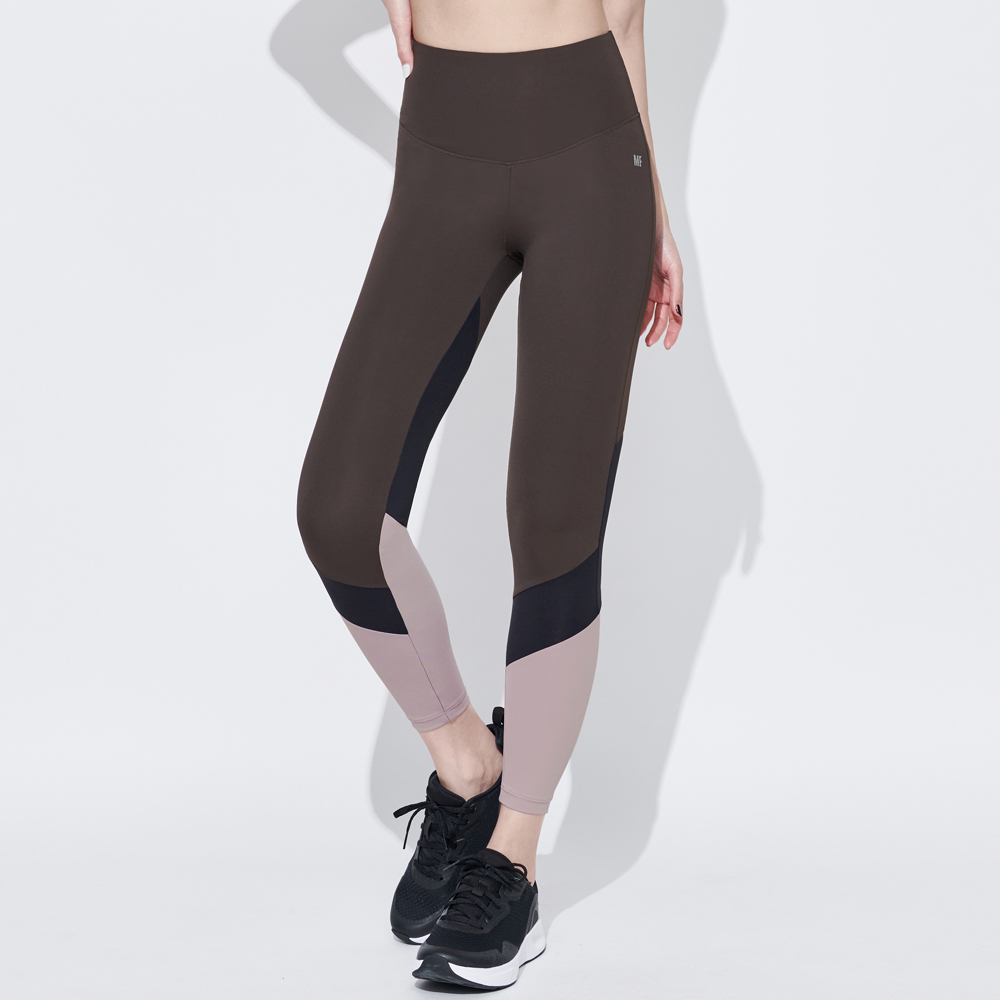 MOLLIFIX 玩色切割8分褲