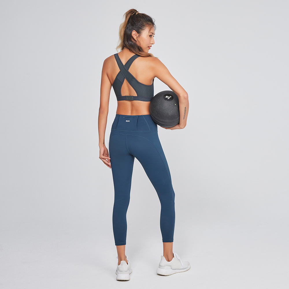 MOLLIFIX 交叉美背洞洞運動內衣