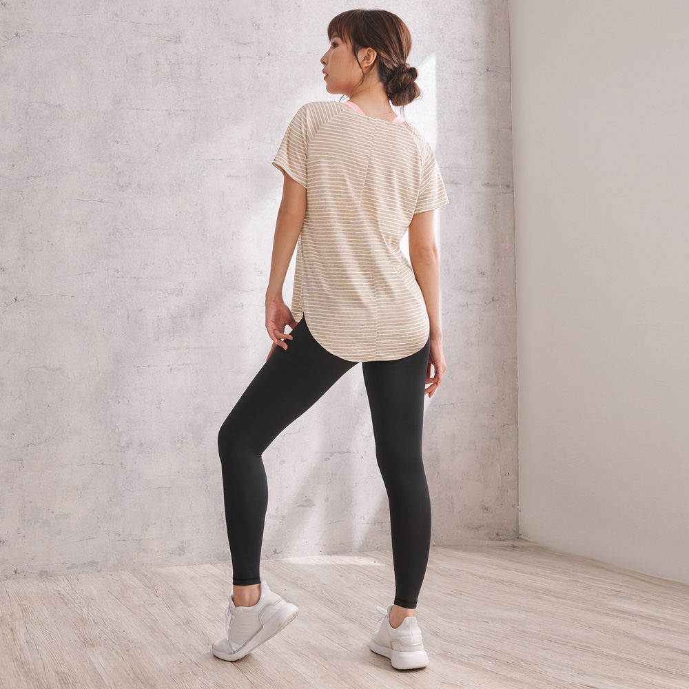 MOLLIFIX 條紋拚接訓練上衣