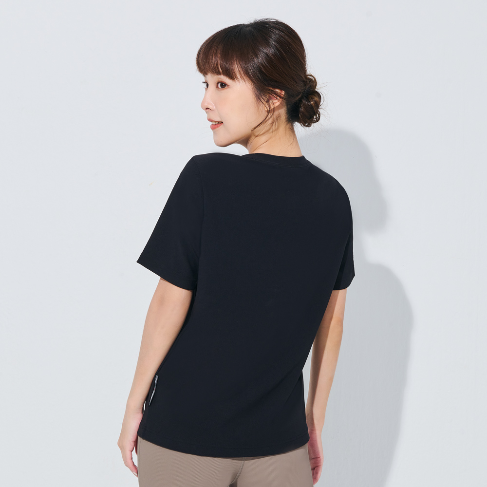 MOLLIFIX TRULY坑條厚磅短袖上衣