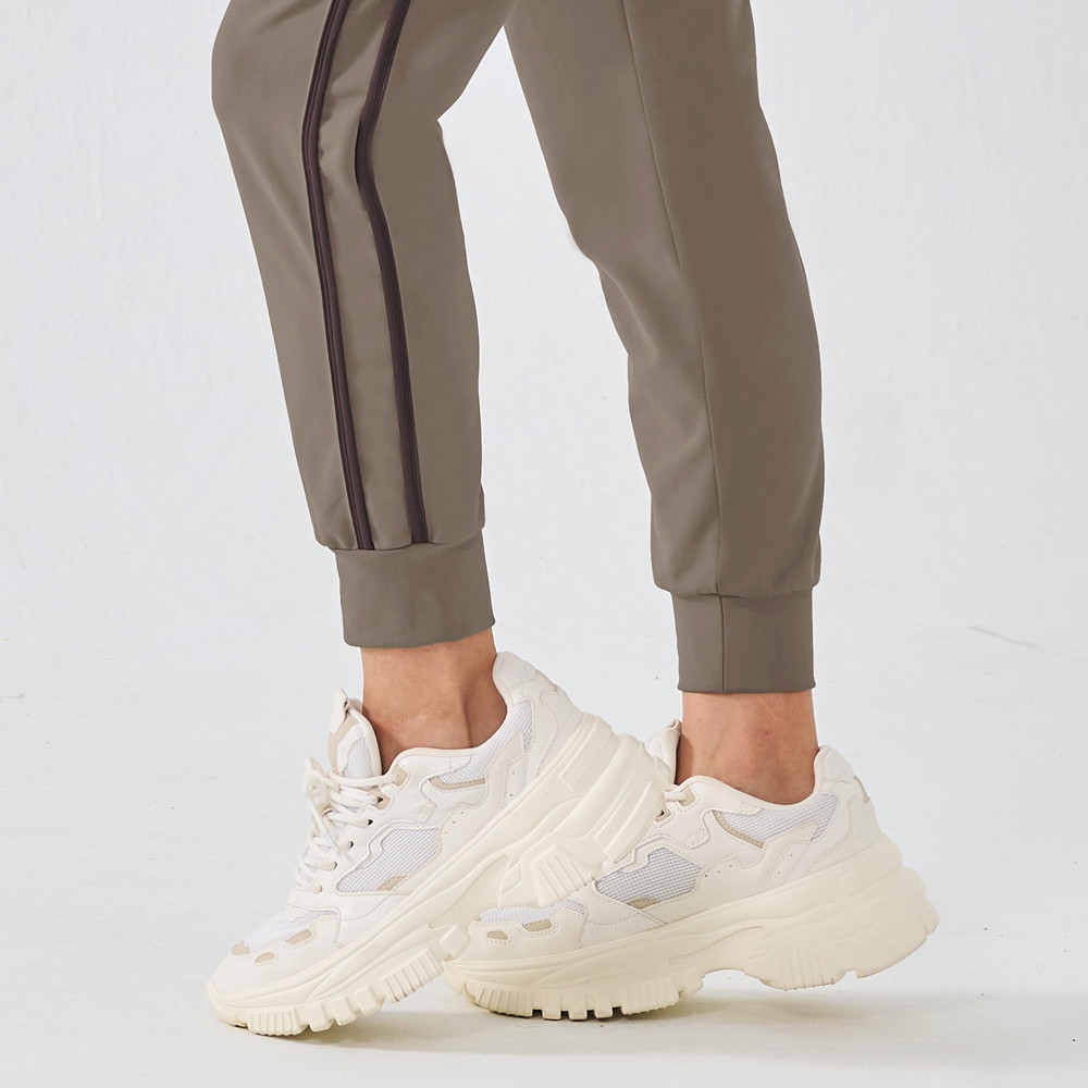 MOLLIFIX 跳色包邊束口長褲