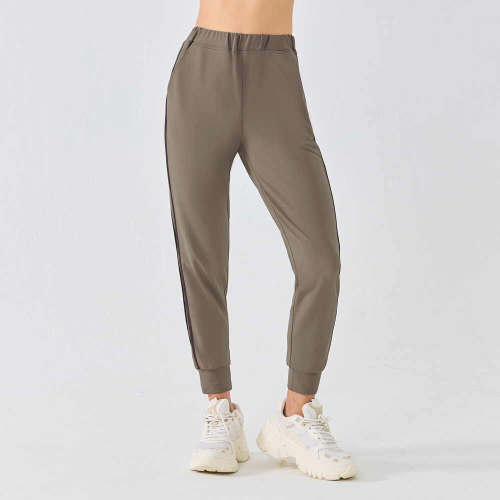 MOLLIFIX 跳色包邊束口長褲