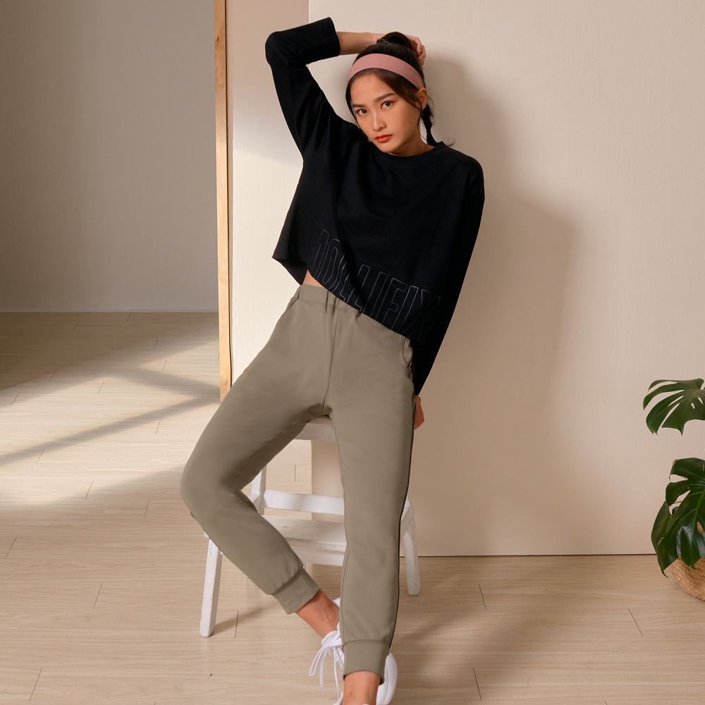 MOLLIFIX 經典LOGO短版長袖上衣