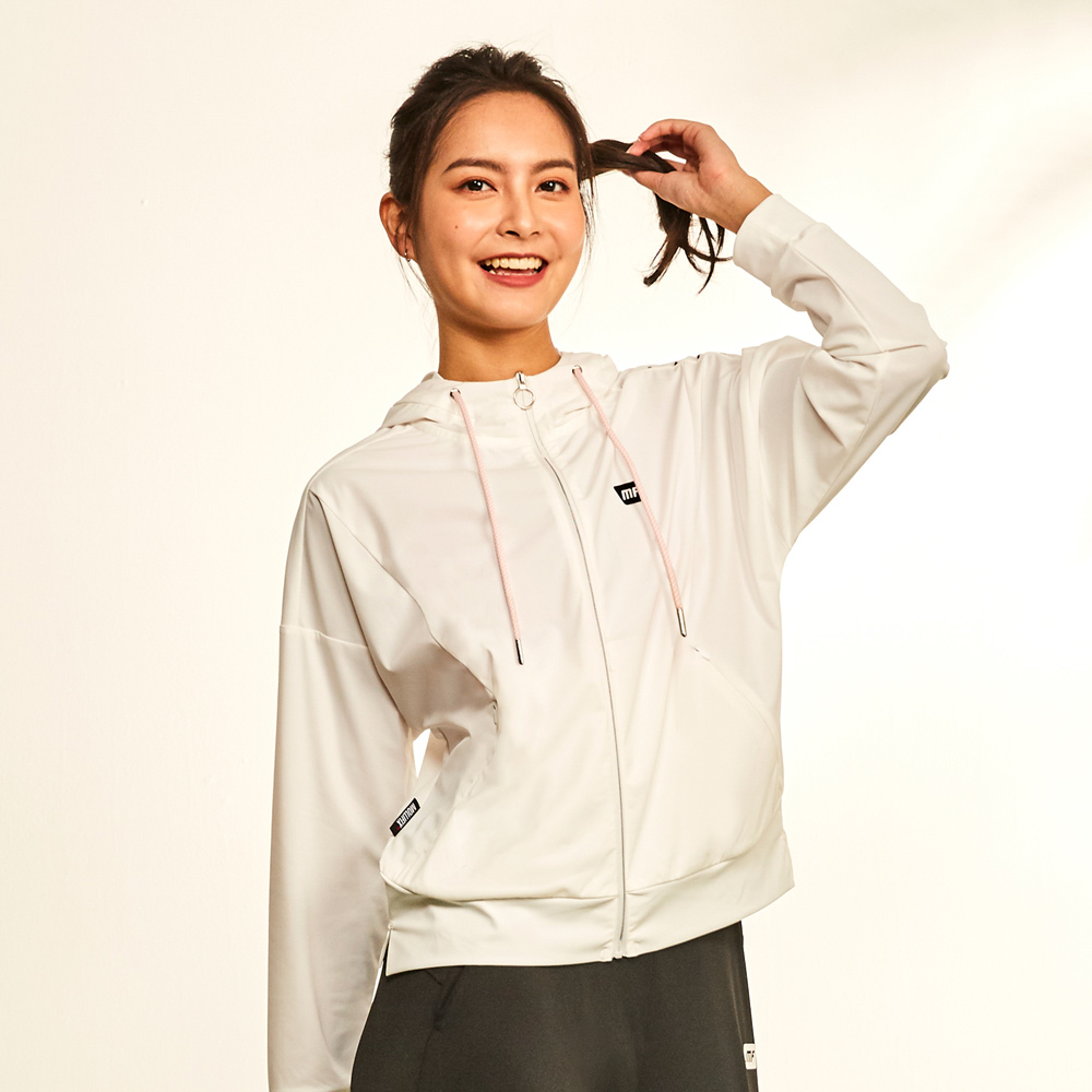 MOLLIFIX 涼感四面彈力訓練外套