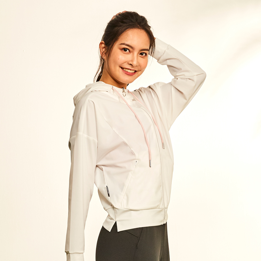 MOLLIFIX 涼感四面彈力訓練外套