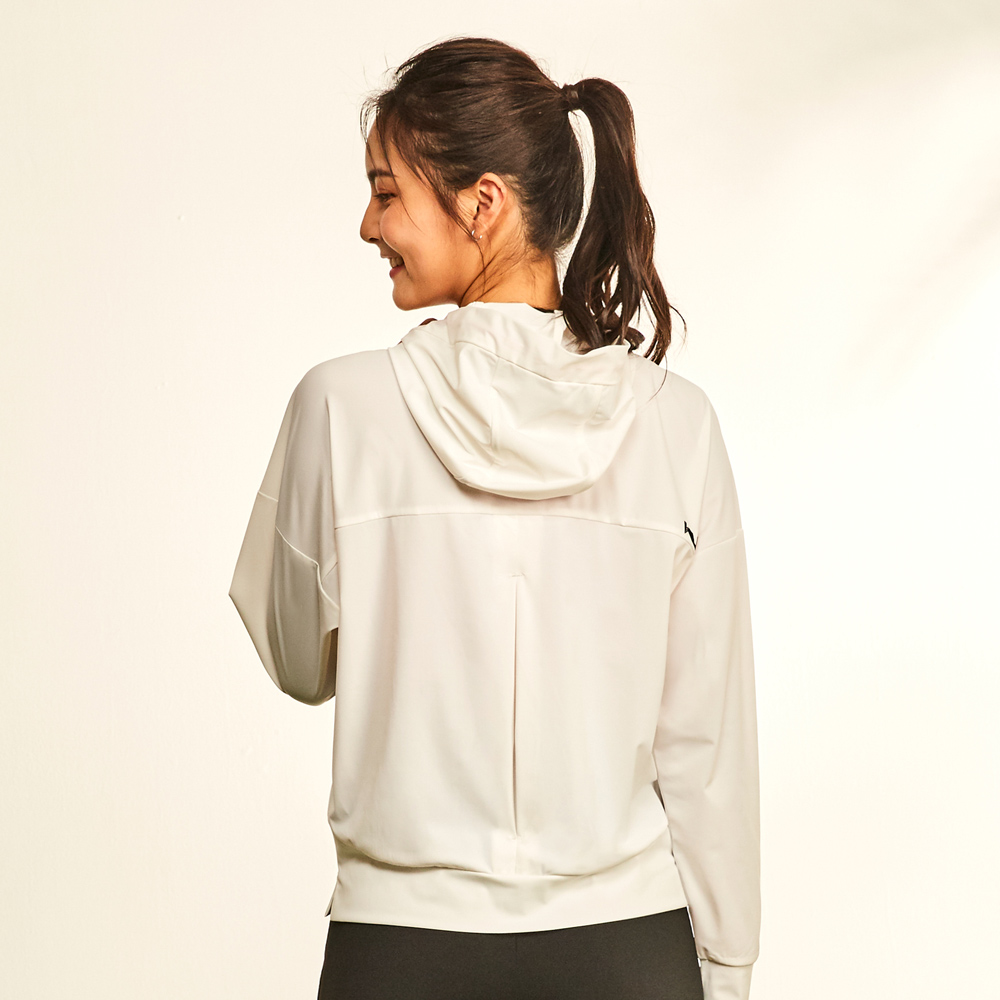 MOLLIFIX 涼感四面彈力訓練外套