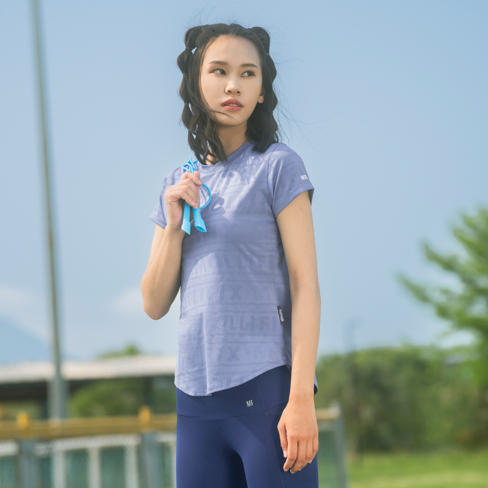MOLLIFIX logo緹花透氣修身排汗短袖上衣