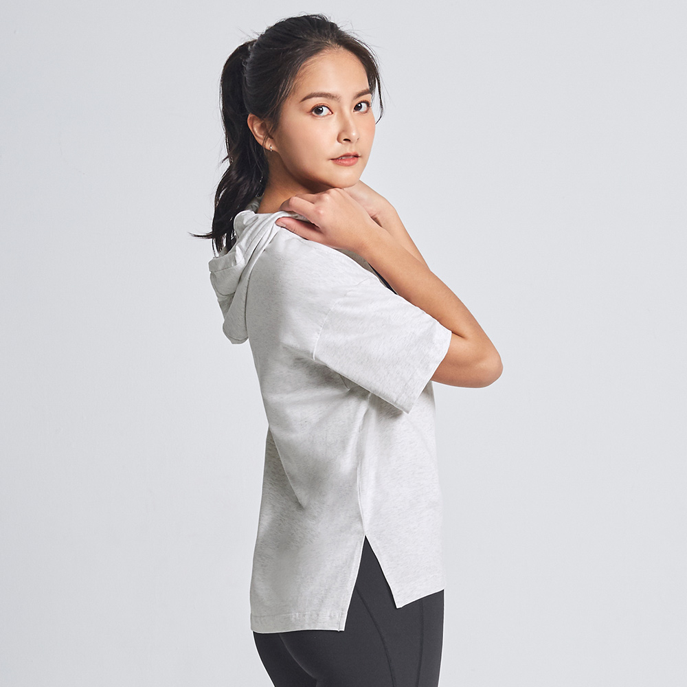 MOLLIFIX 側開岔百搭短袖連帽T恤