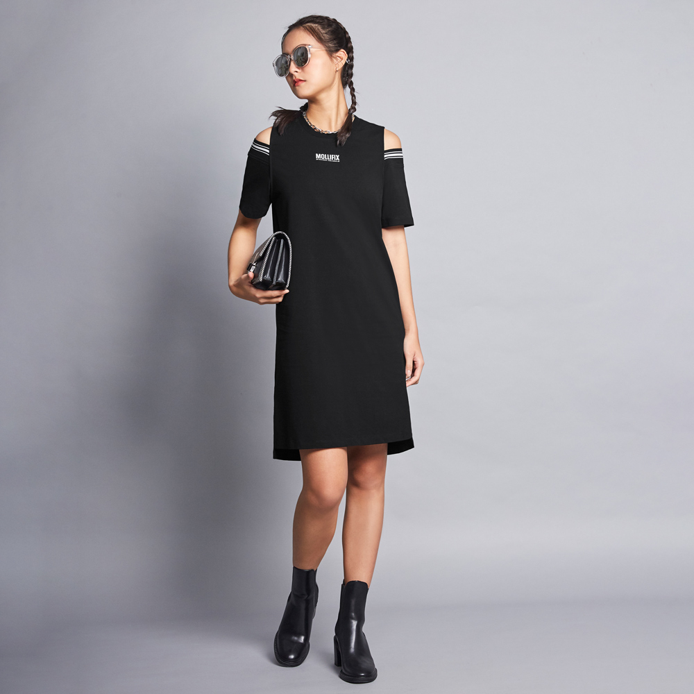 MOLLIFIX 挖肩修身長版連身裙