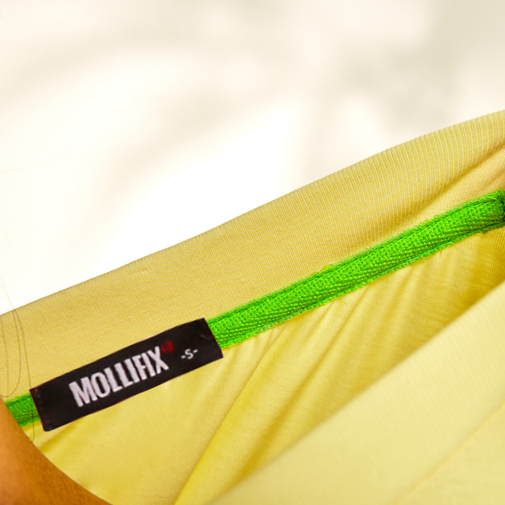 MOLLIFIX 側開衩寬版短袖上衣