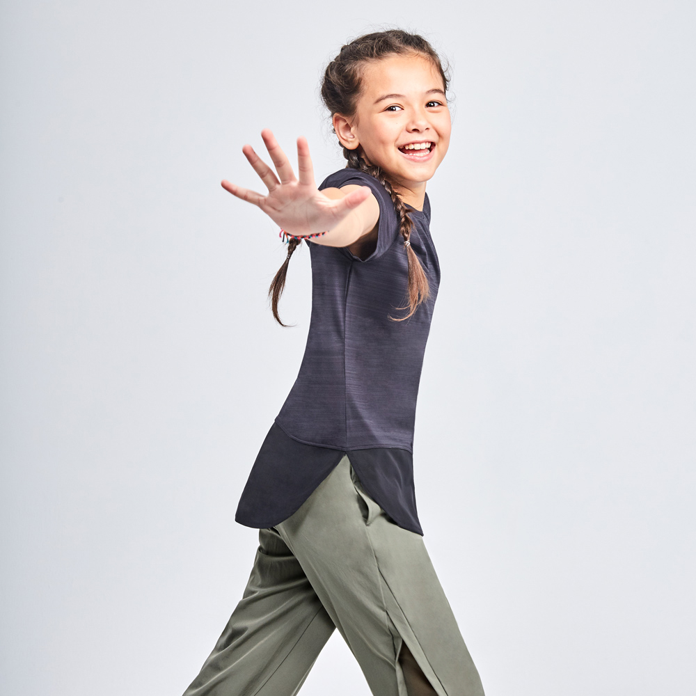 MOLLIFIX 下擺圓弧拚網訓練上衣