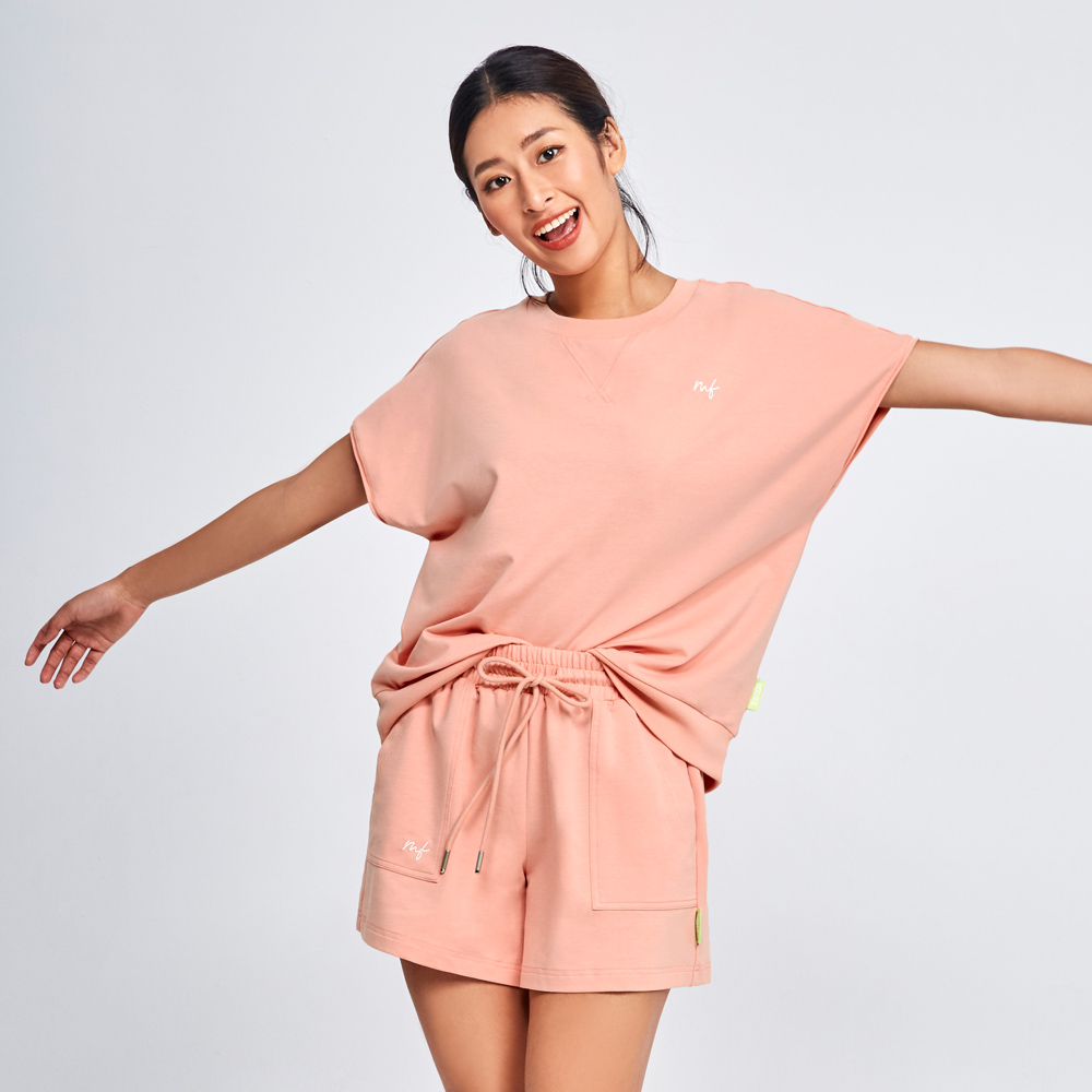 MOLLIFIX 刺繡寬版短袖上衣