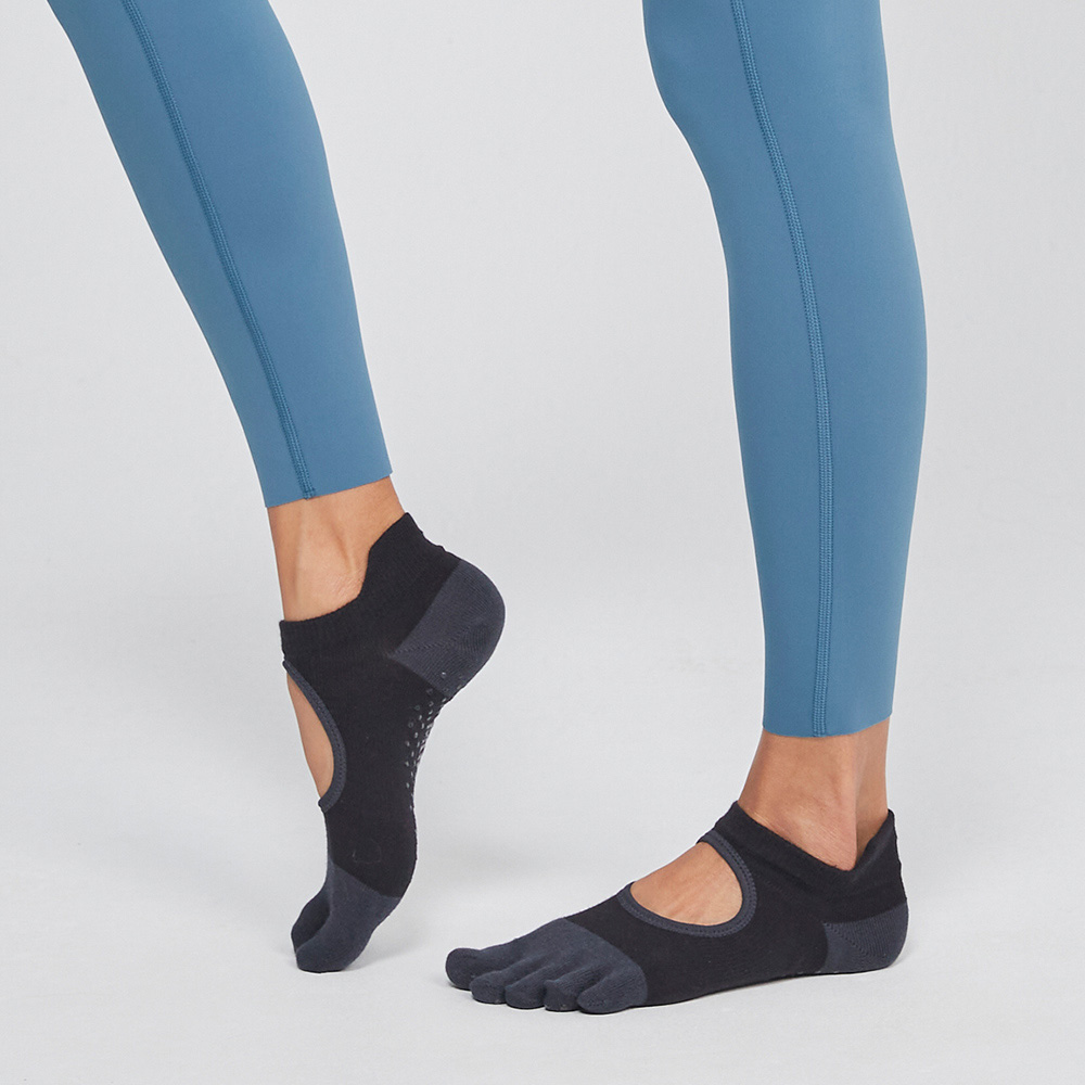 MOLLIFIX 室內止滑五趾運動襪