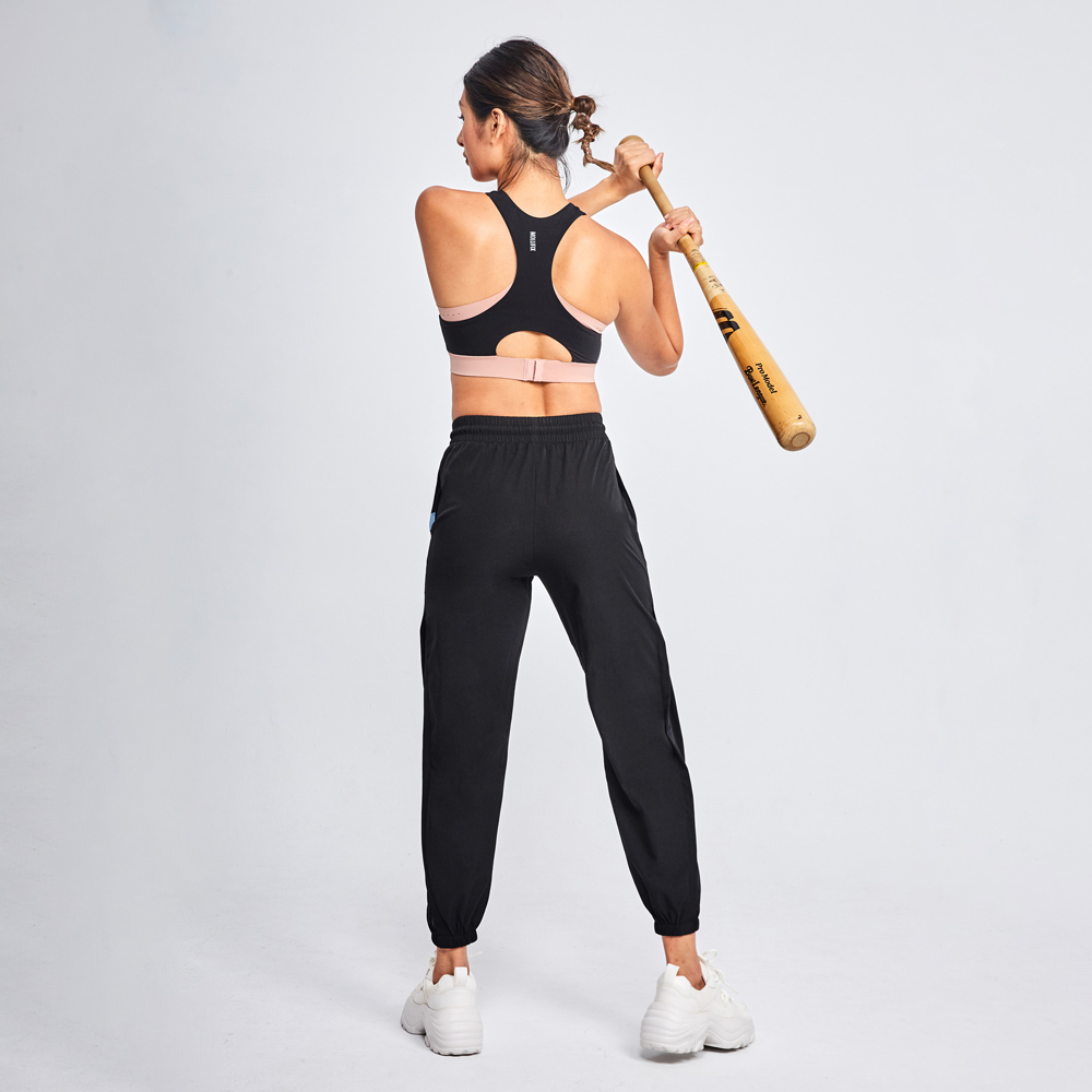 MOLLIFIX 洞洞透氣挖背運動內衣