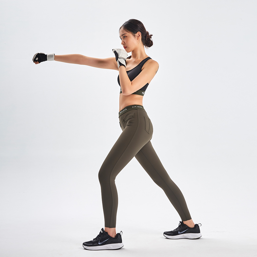 MOLLIFIX 時尚外穿訓練剪剪褲