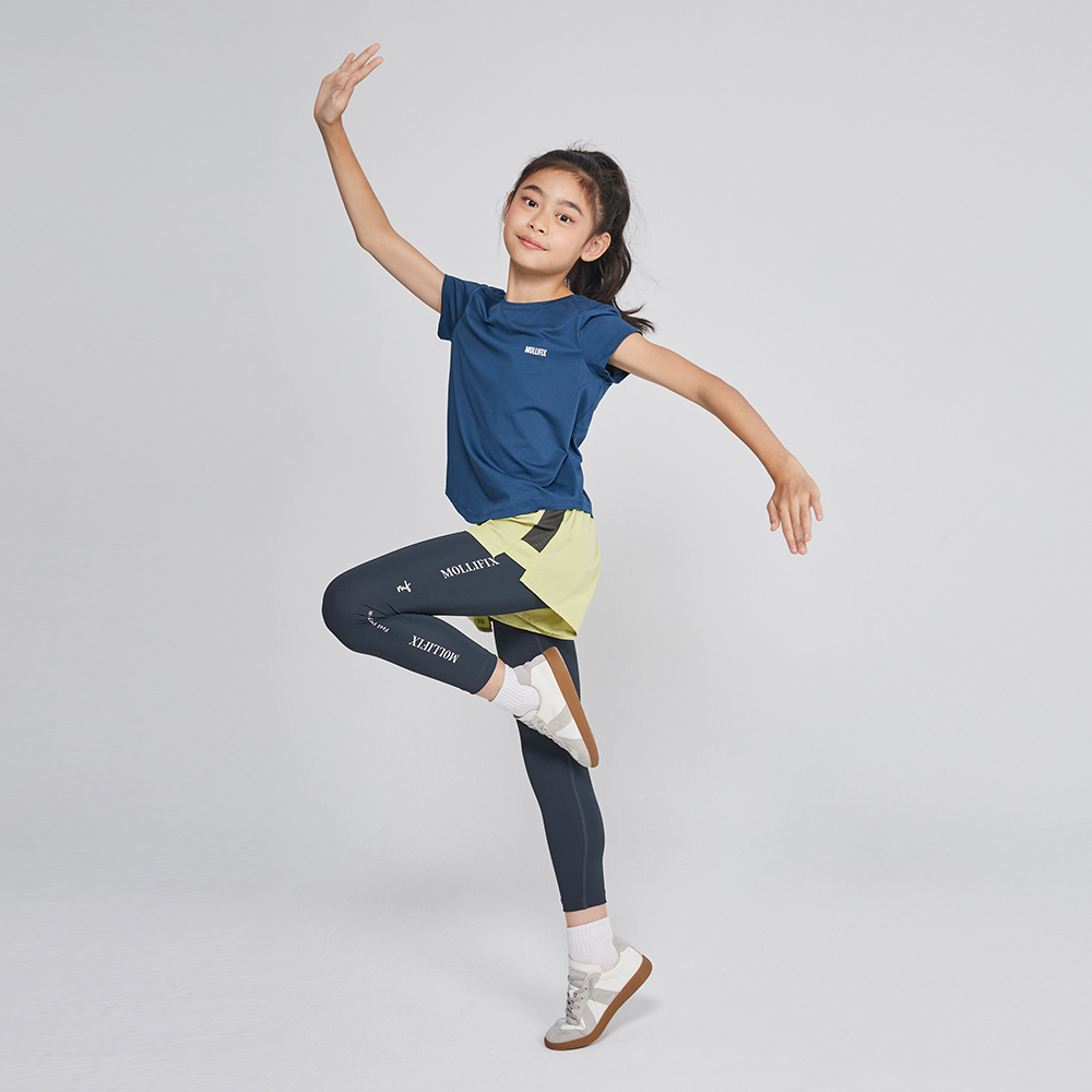 MOLLIFIX 弧形剪接修身短袖訓練上衣