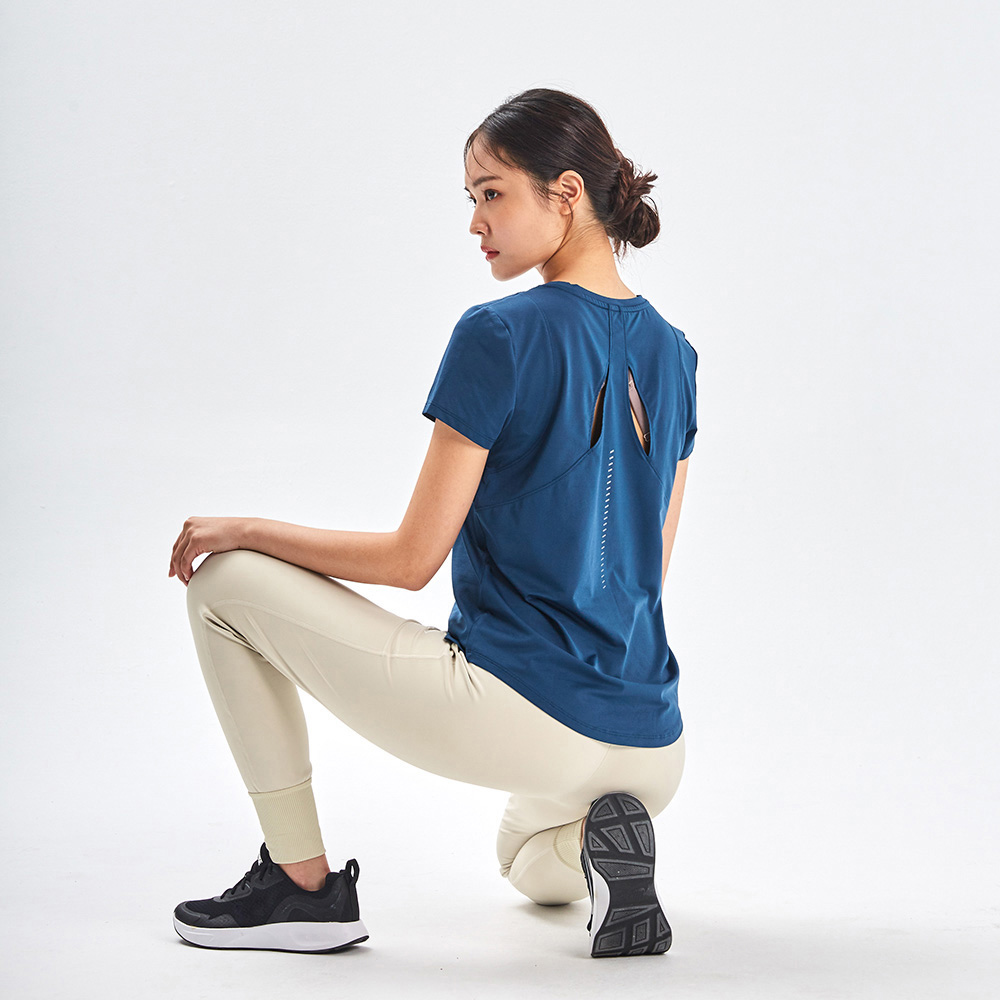 MOLLIFIX 弧形剪接修身短袖訓練上衣