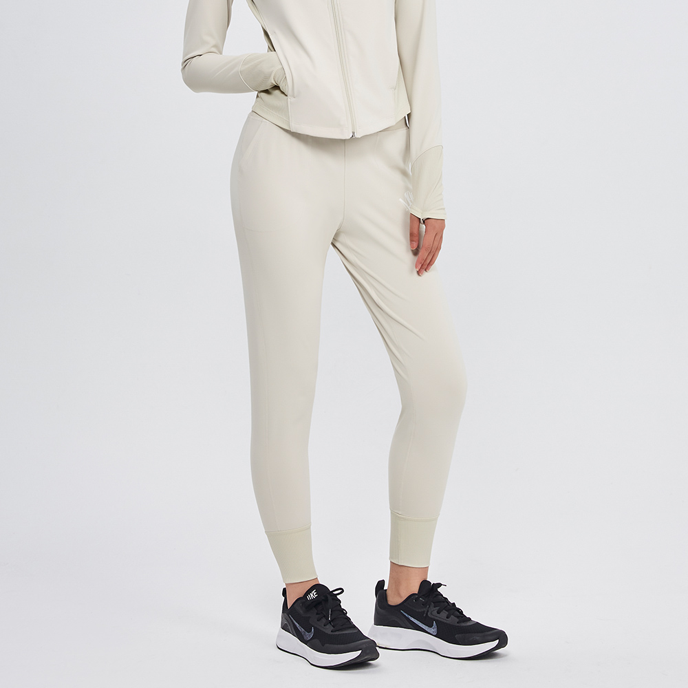 MOLLIFIX 高腰修身百搭束口訓練長褲