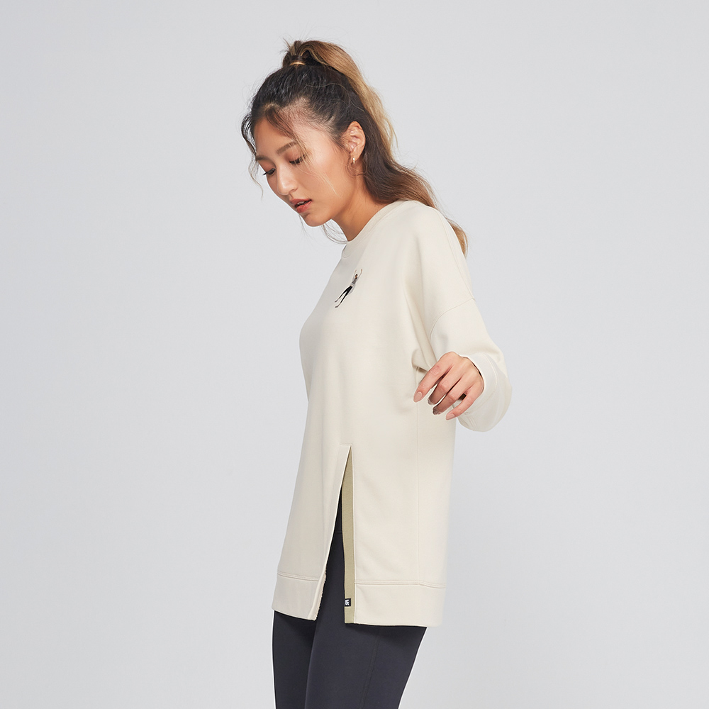 MOLLIFIX 刺繡撞色開衩圓領上衣