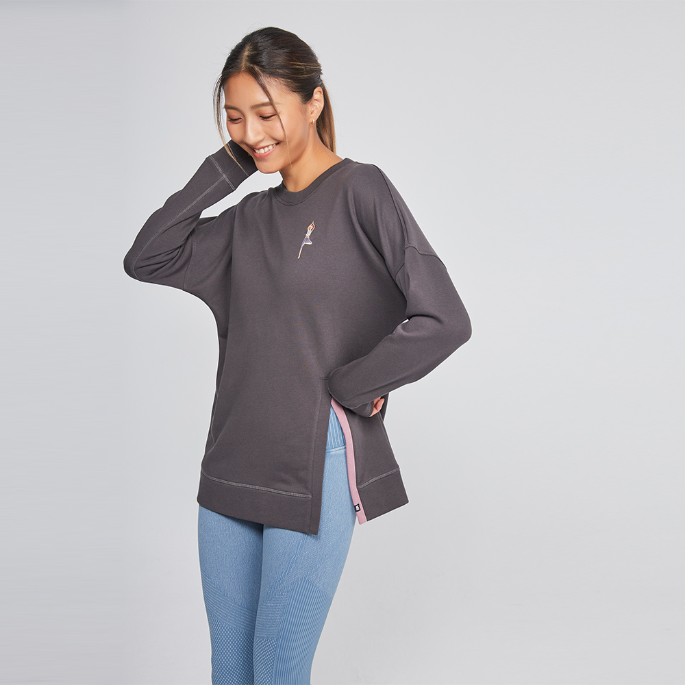 MOLLIFIX 刺繡撞色開衩圓領上衣