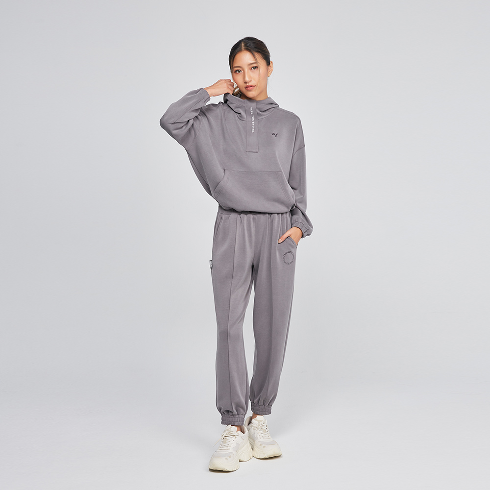 MOLLIFIX 輕盈空氣層運動連帽上衣