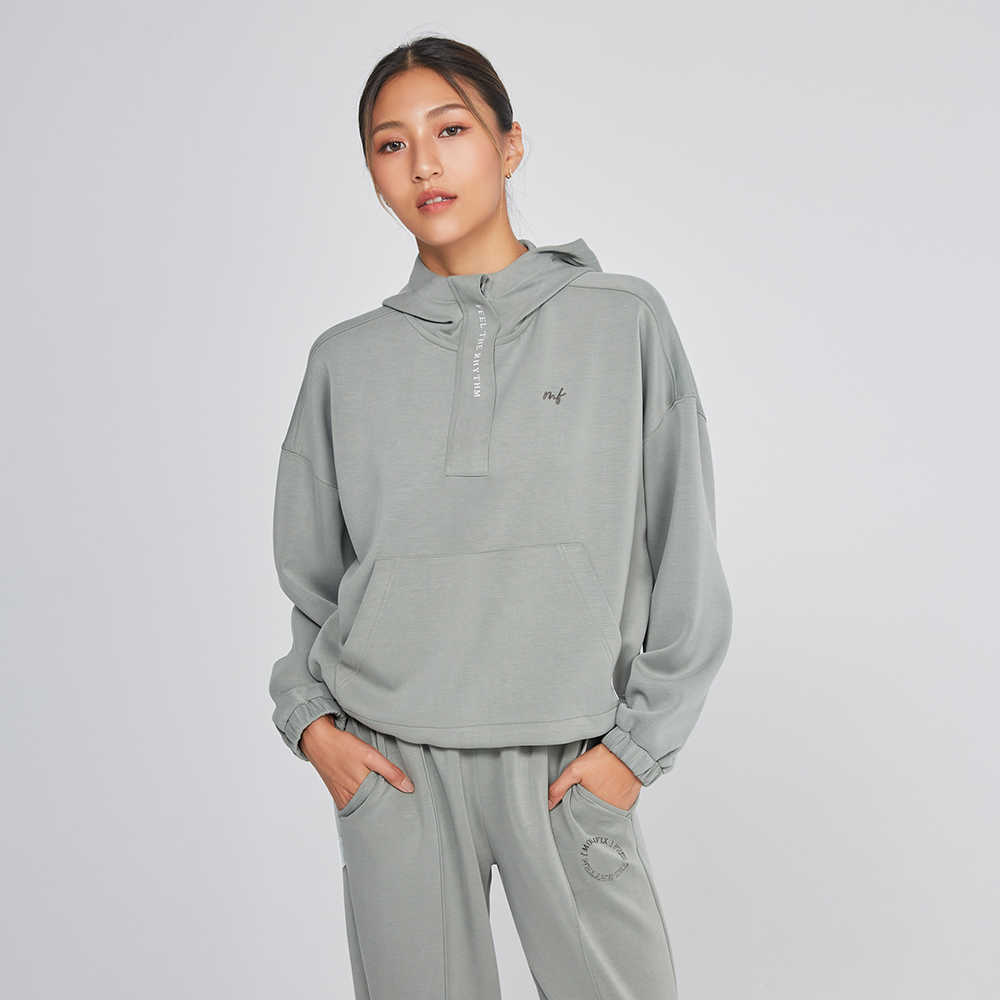 MOLLIFIX 輕盈空氣層運動連帽上衣