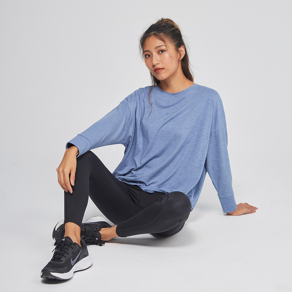 MOLLIFIX 後背交疊鏤空長袖圓領上衣