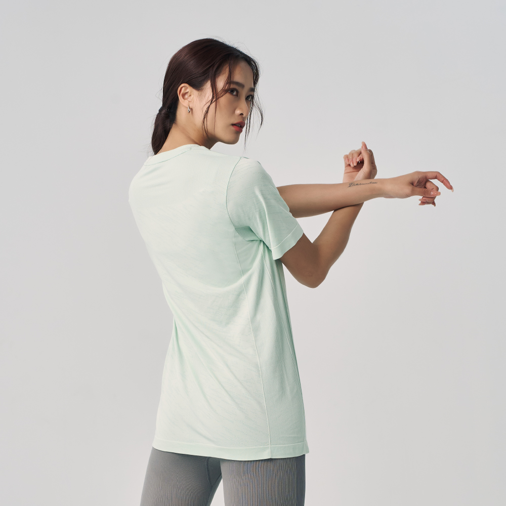 MOLLIFIX A++涼感輕量短袖訓練上衣