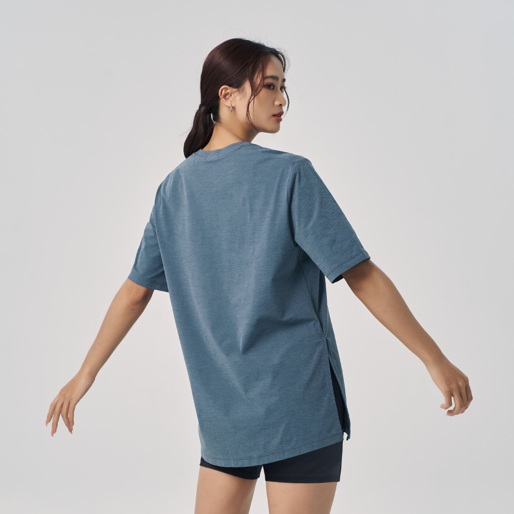 MOLLIFIX 抗菌寬鬆側開衩運動短袖上衣