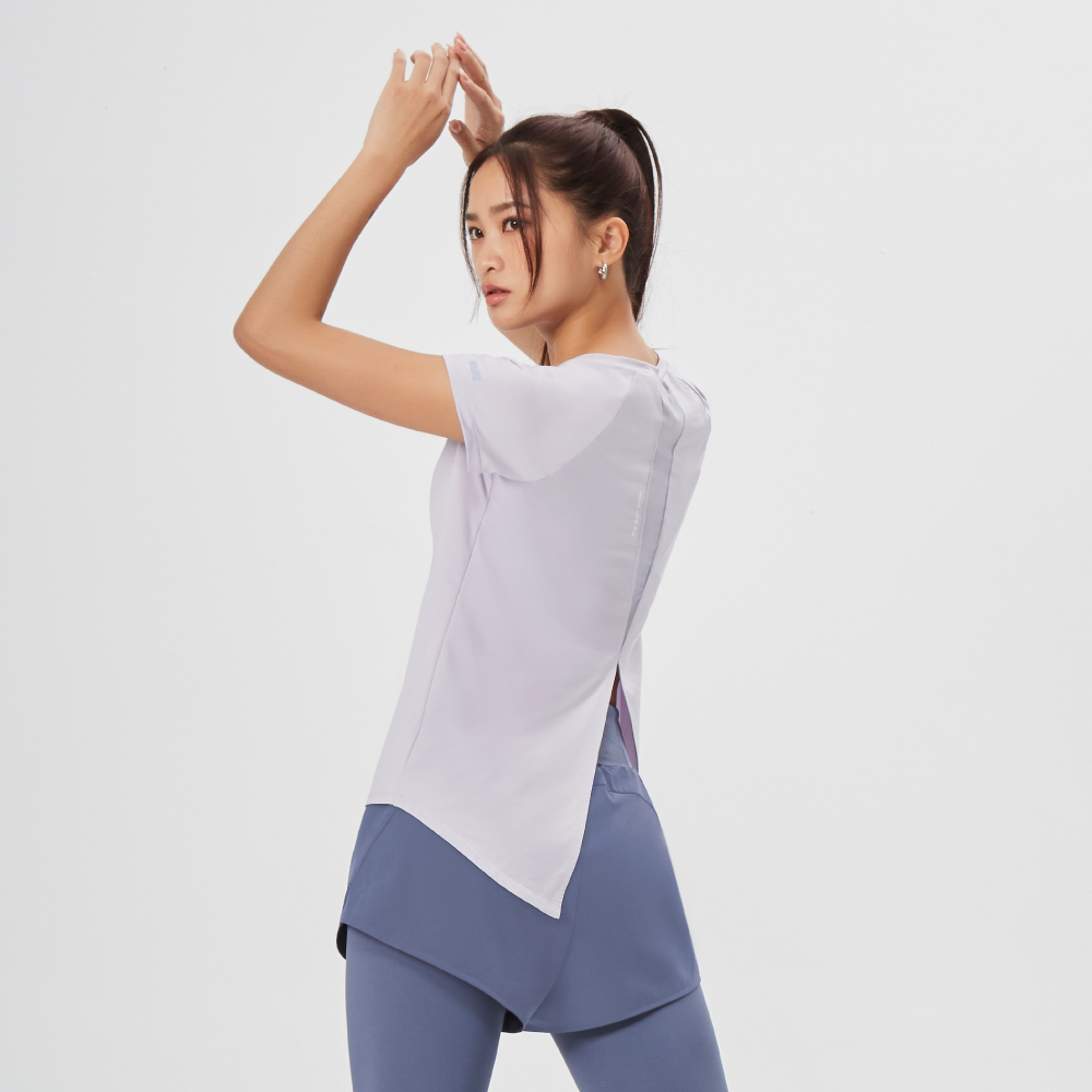 MOLLIFIX 涼感美背後透網開衩短袖上衣