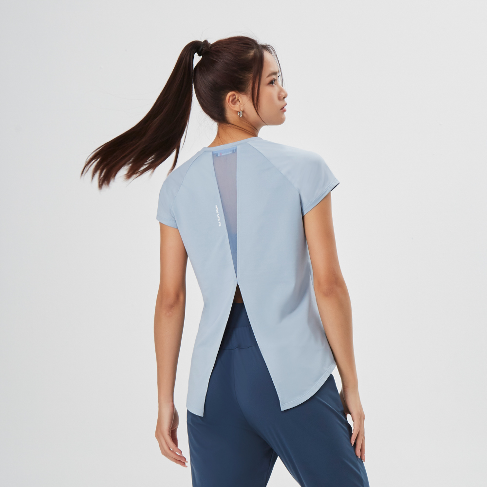 MOLLIFIX 涼感美背後透網開衩短袖上衣