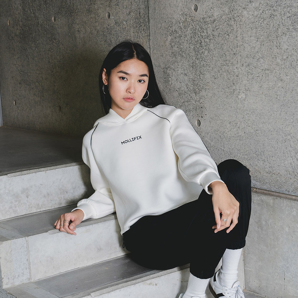 MOLLIFIX 撞色輪廓 連帽上衣