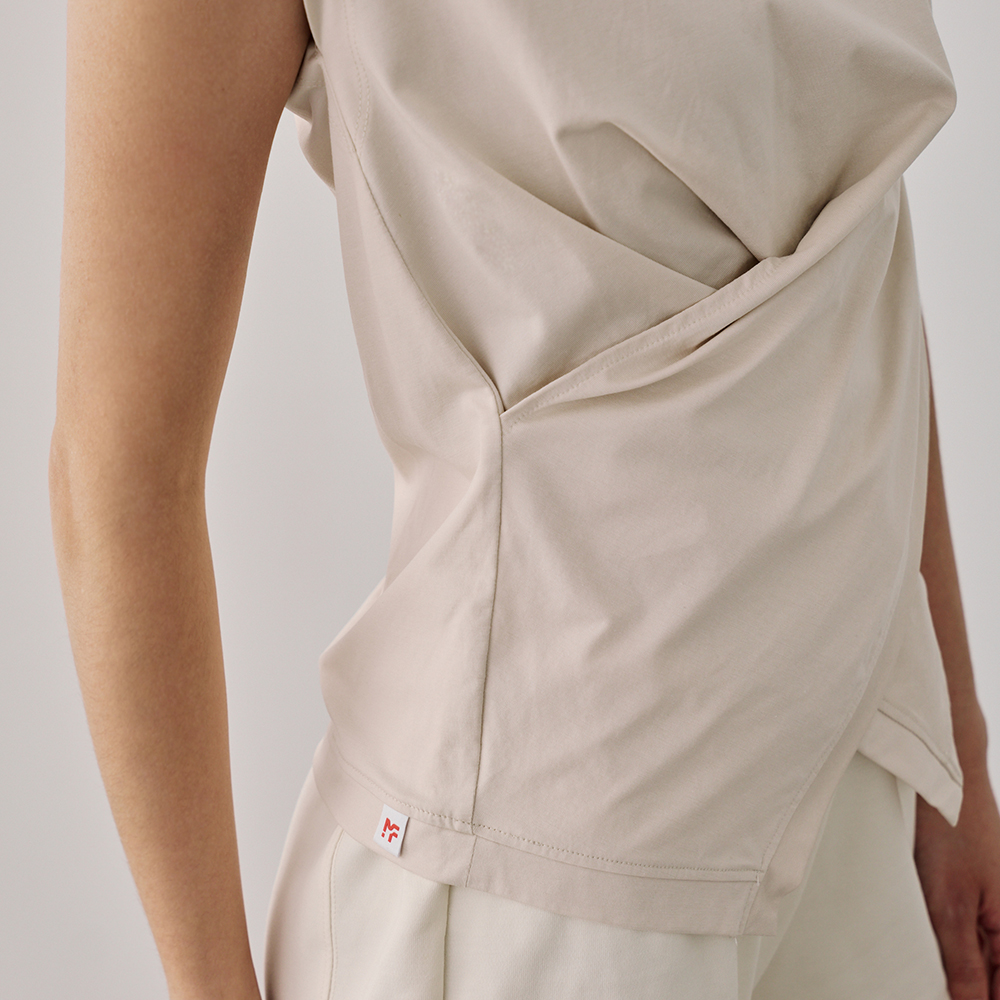 美型抓褶 涼感無袖上衣