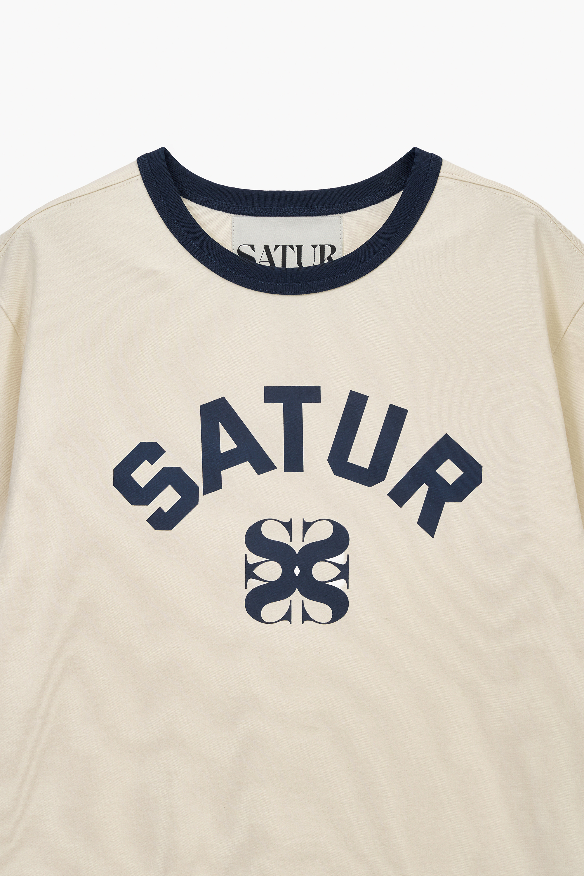 SATUR 拱形Logo標誌短袖上衣  SA262MTS01