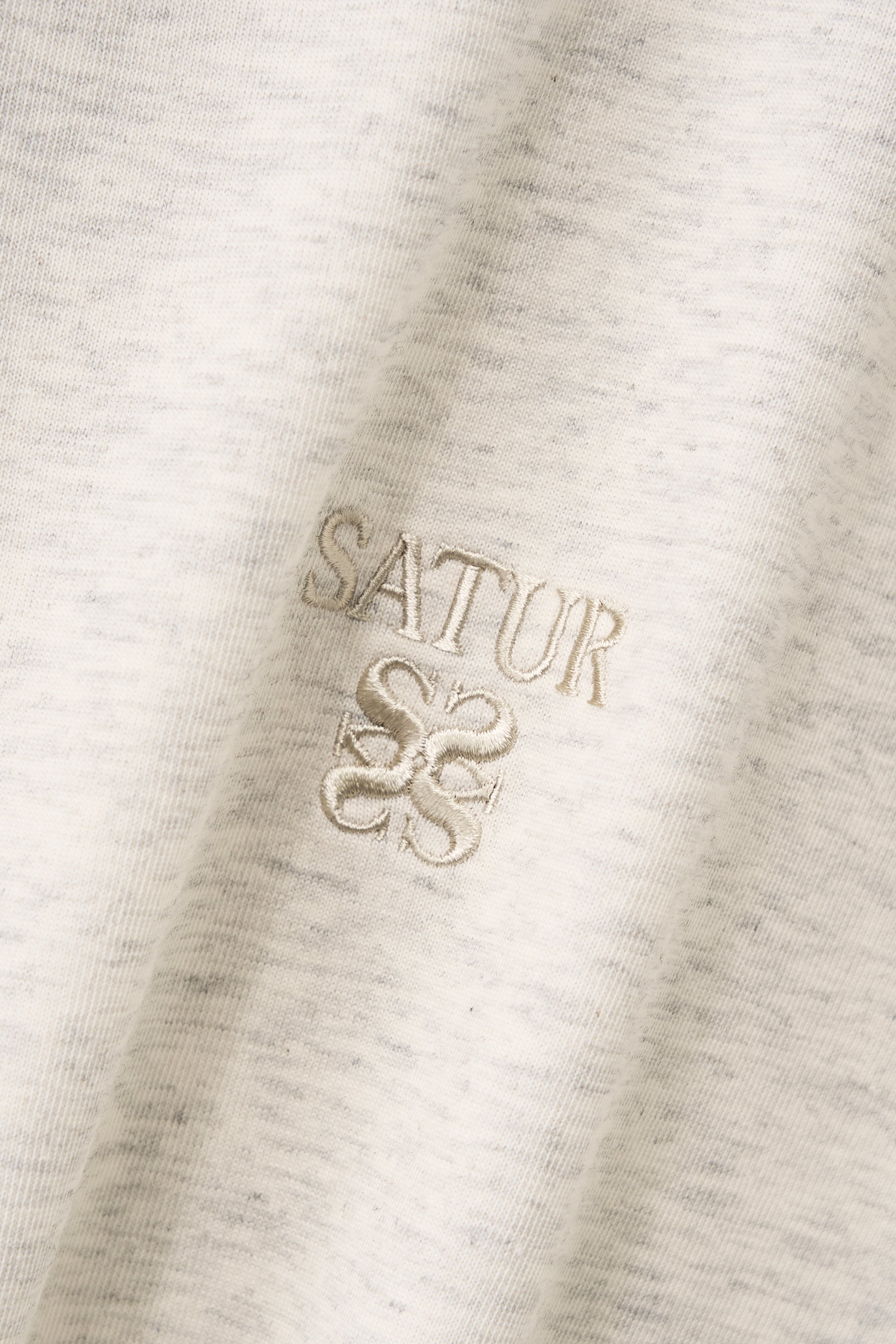 SATUR Loren 經典 Logo 短袖上衣  SA262UTS03