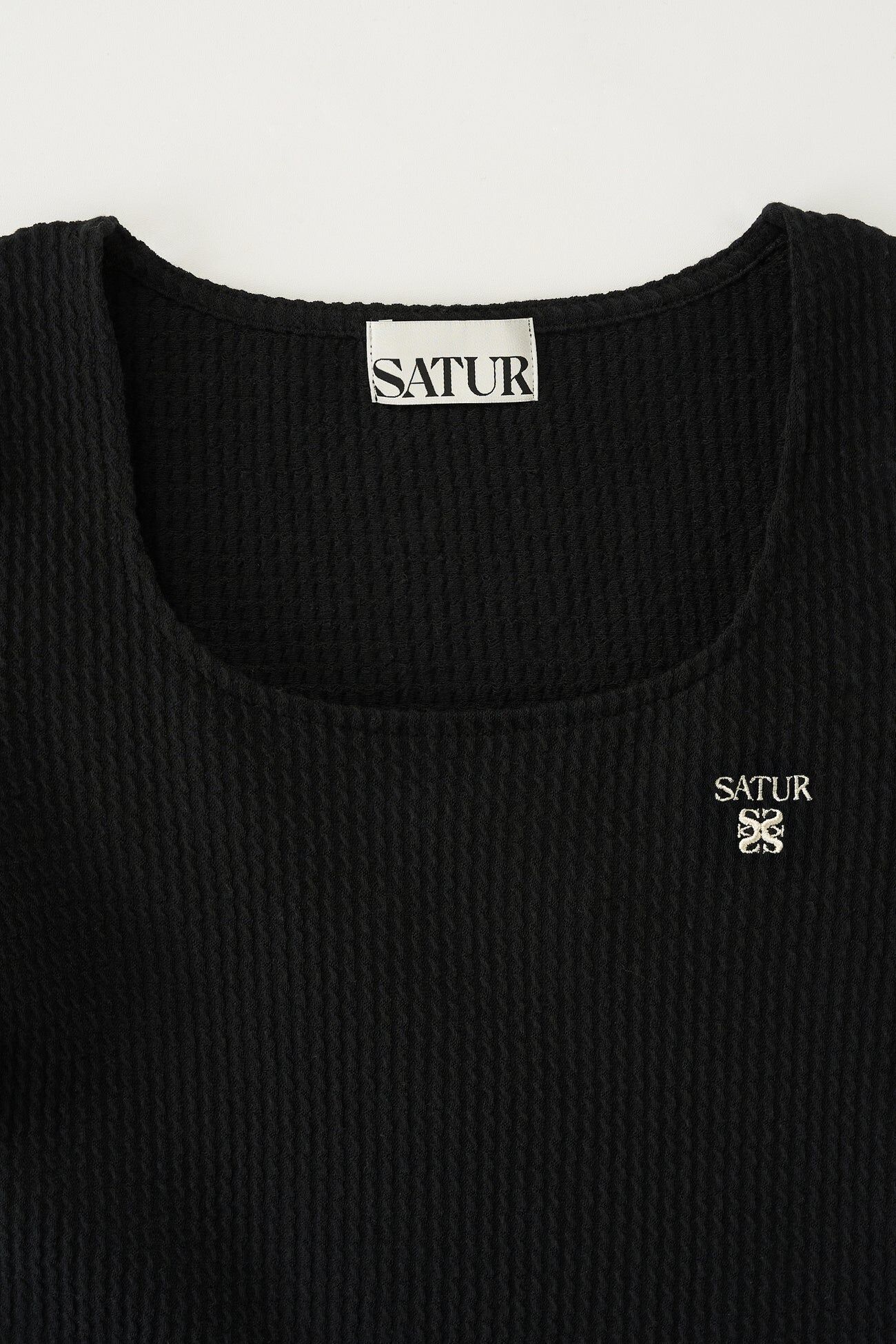 SATUR 女款 方領皺摺短袖上衣  SA262WTS18