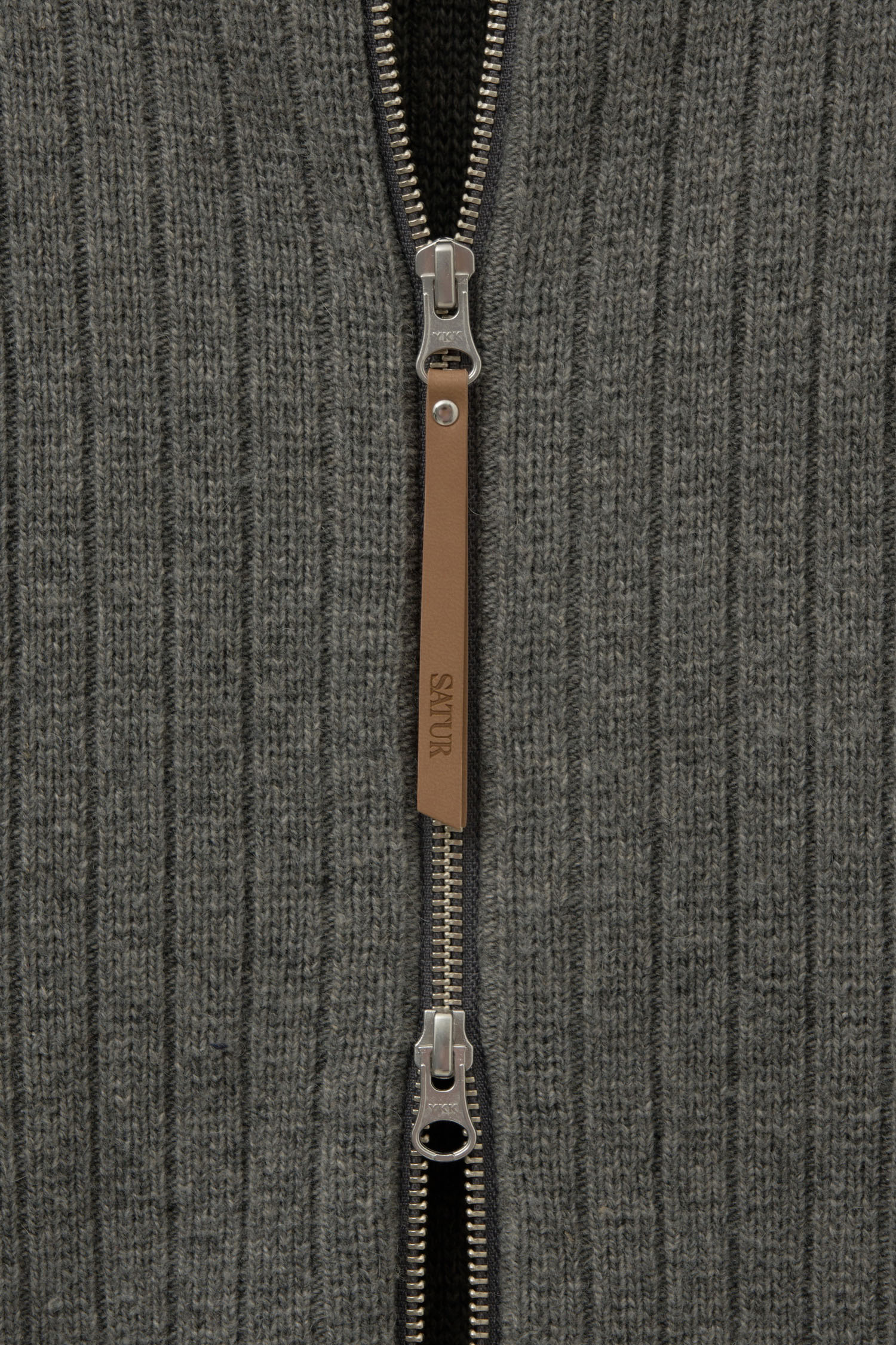 SATUR 抽針立領開襟拉鍊針織衫 (U) Faro Half Neck Knit Zip-up