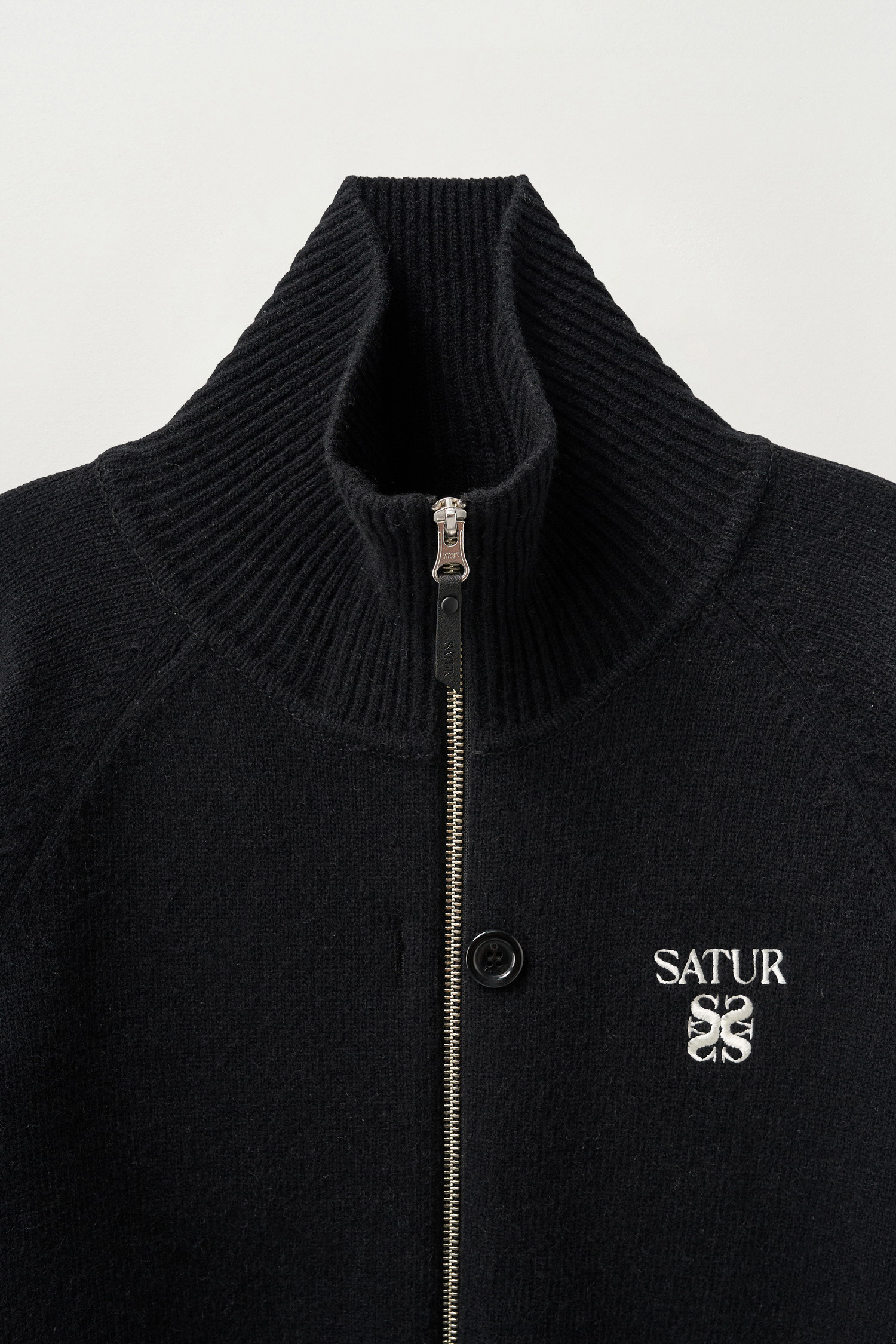 SATUR 羊絨拉鍊針織衫 (W) Signature Logo Cashmere Blend Knit Zip-up
