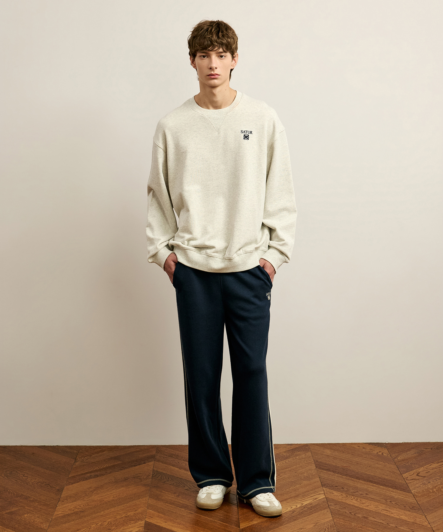 SATUR LOGO針織長袖上衣 (U) Loren Small Logo Sweatshirt