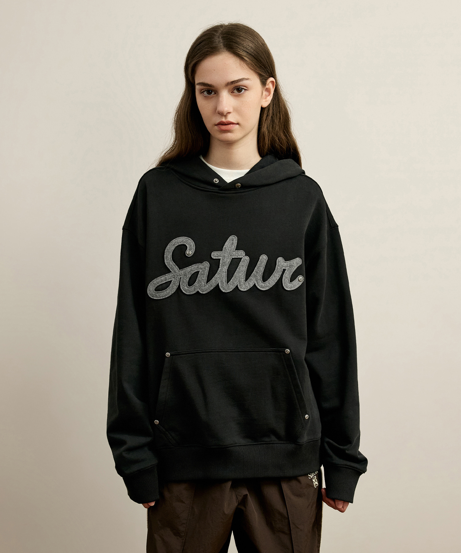 SATUR 貼布刺繡連帽長袖上衣 (U) Lugo Applique Hoodie