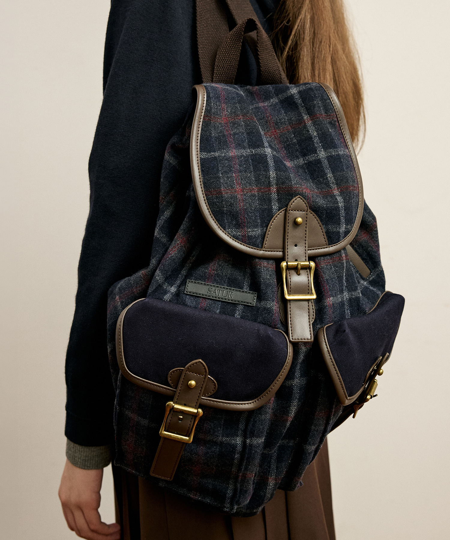 SATUR 前雙袋格紋水桶後背包 (U) Check Pocket Bucket Backpack