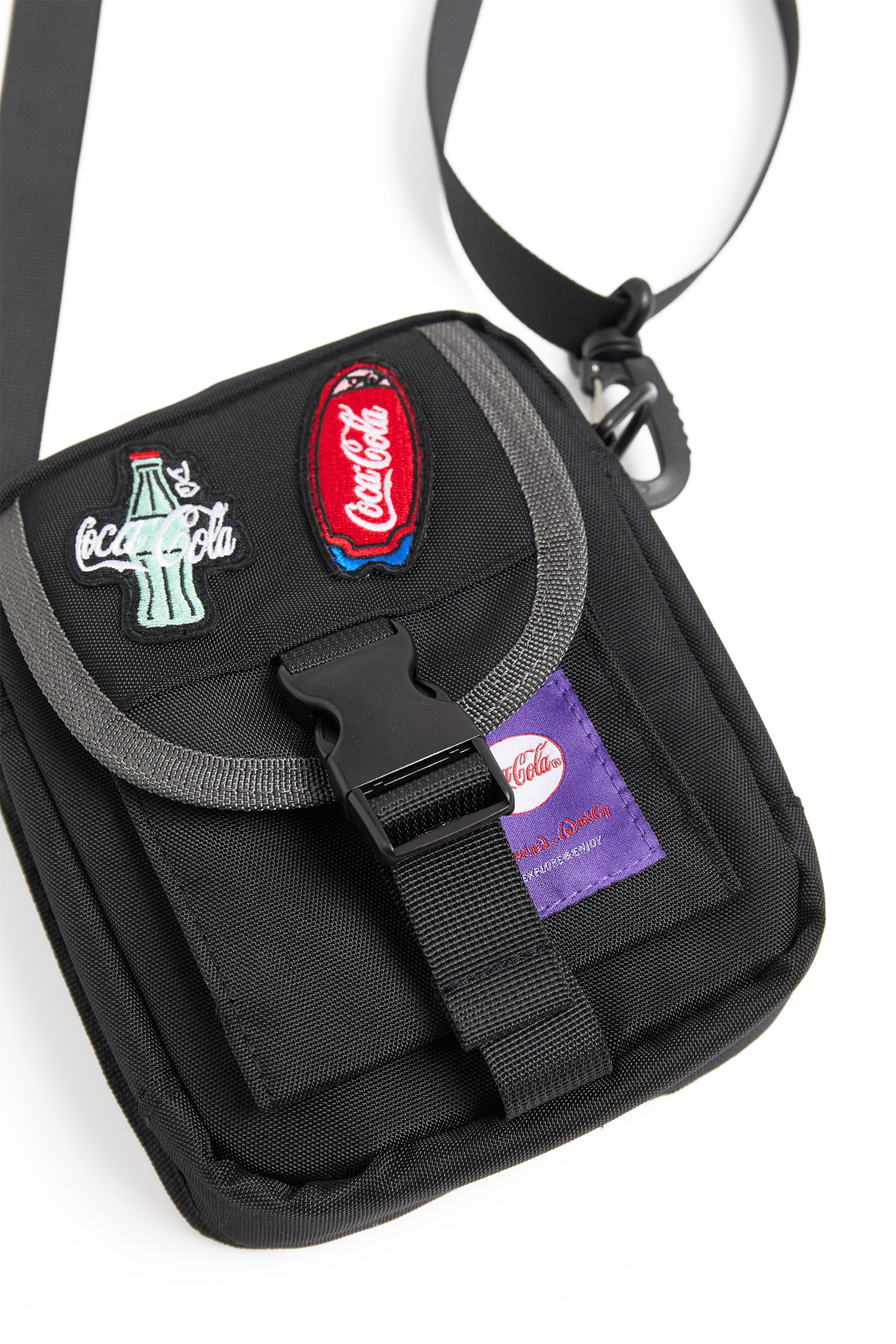 Daniel Wong x Coca Cola 繽紛暢快 旅行隨身小包